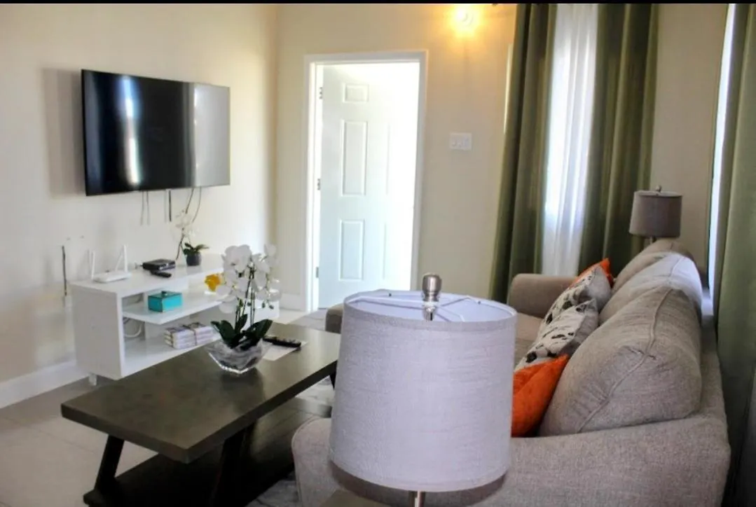 Paradise Oasis At Oceanpointe - Pool And Free Parking Lucea Holiday home